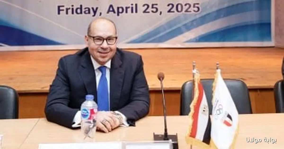 اتحاد السباحة يكرم وائل عزت رئيس جهاز ألعاب الماء بالنادي الأهلي في حفل تأبيني