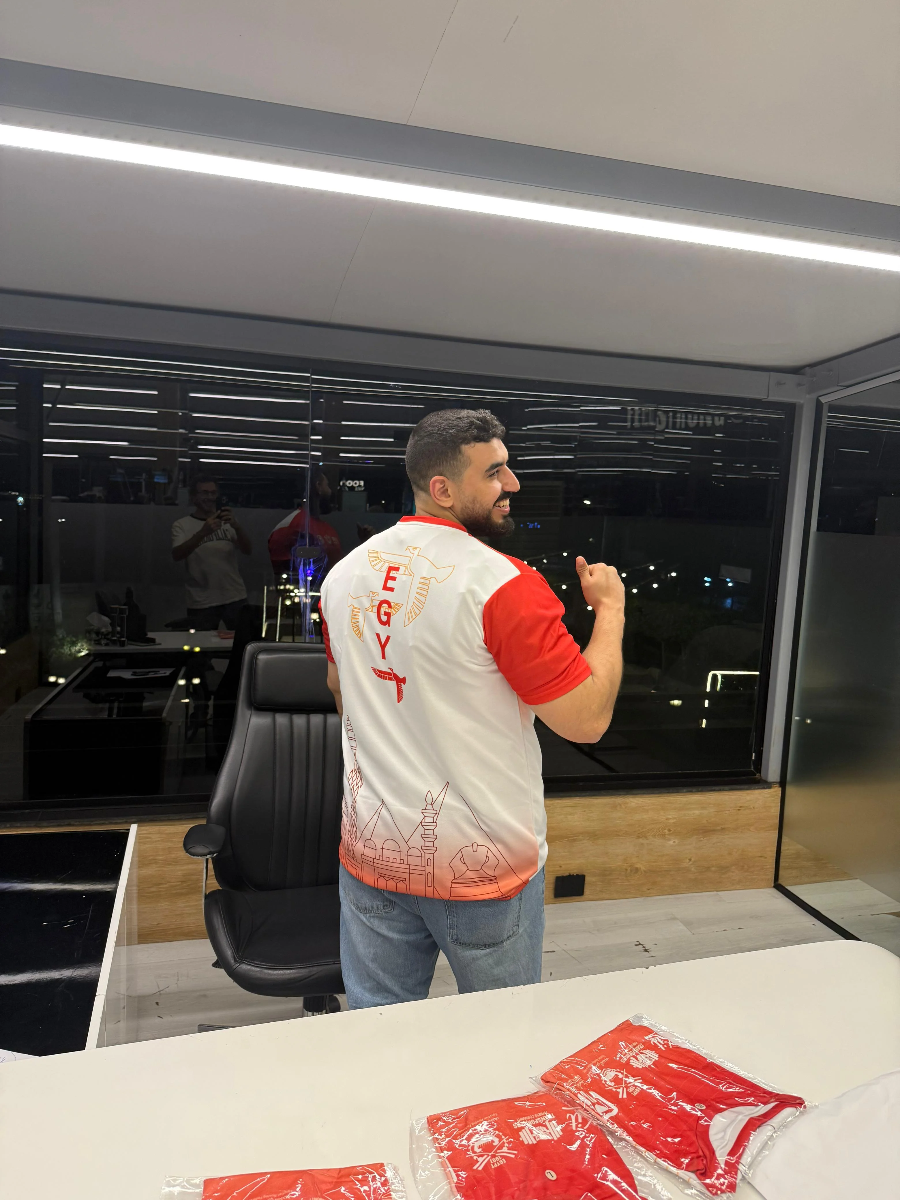 القميص الجديد لمنتخب التجديف القميص الجديد لمنتخب التجديف