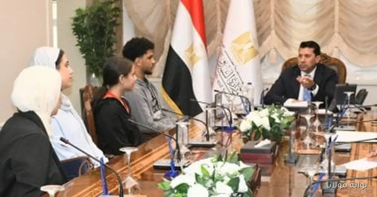 وزير الرياضة يجتمع مع أبطال المشروع القومي للموهبة والبطل الأولمبي في لحظة ملهمة